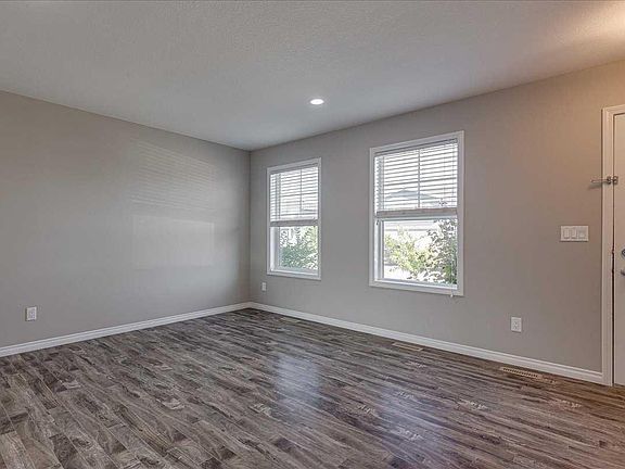 5th image of 17 Hawthorn Pl