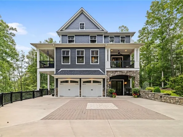 424 Skyland Lake Dr, Wilkesboro, NC 28697