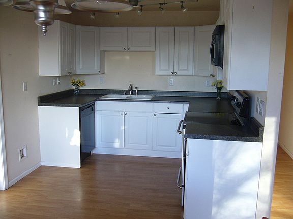 Kitchen has been recently remodeled