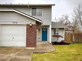 770 SW Sitka Dr, McMinnville, OR 97128
