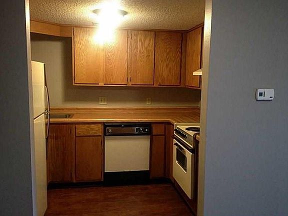 5th image of 252 W Mountain St