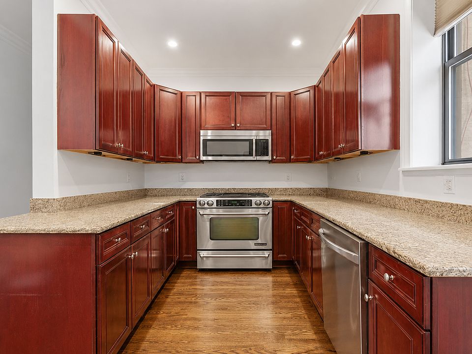 1st image of 743 W Waveland Ave APT 2