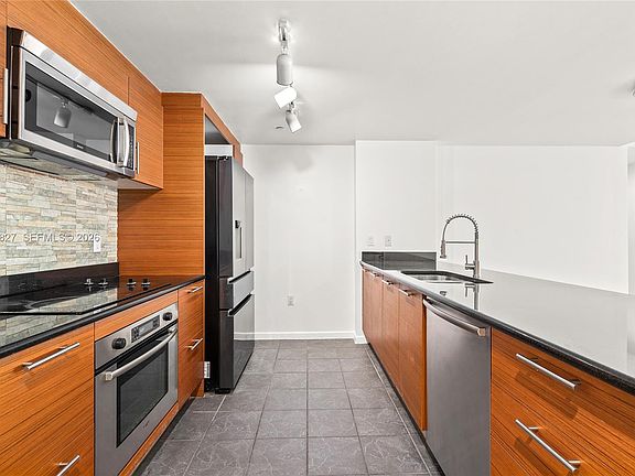 4th image of 50 Biscayne Blvd APT 4111