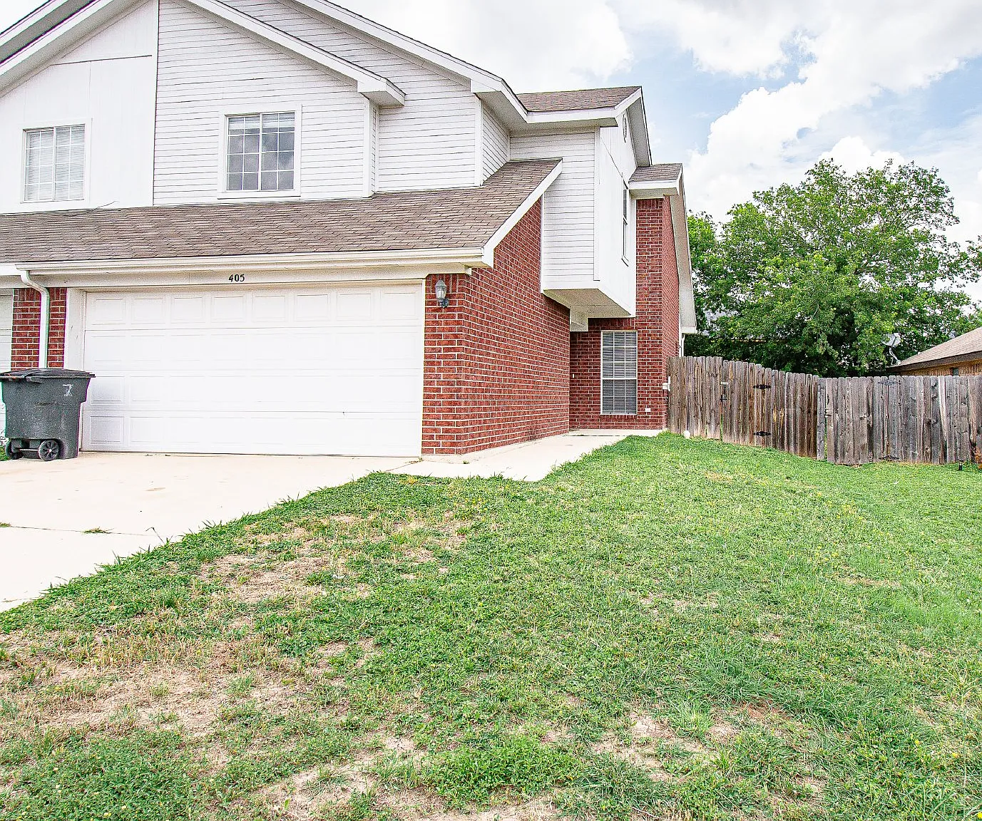 2 bed, 2.5 bath, 1299 sqft, $1,100 — Photo 1