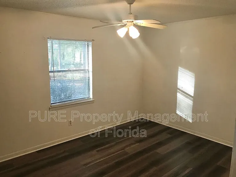3800 NE 41st St #C — Photo 6