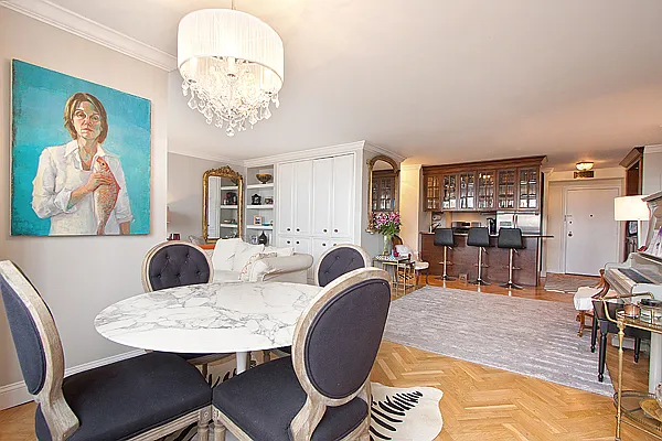 Rented by Olshan Realty | media 89