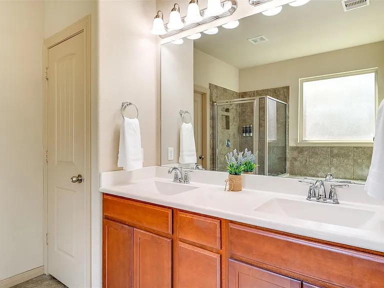 8470 Coral Cove Pass Ln — Photo 16