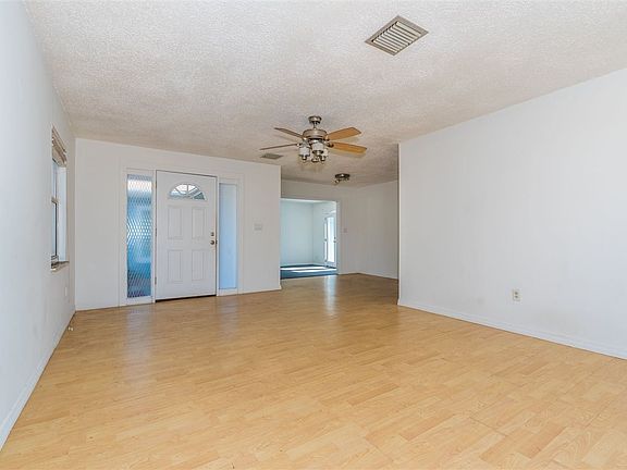 4th image of 199 Cecilia Ct