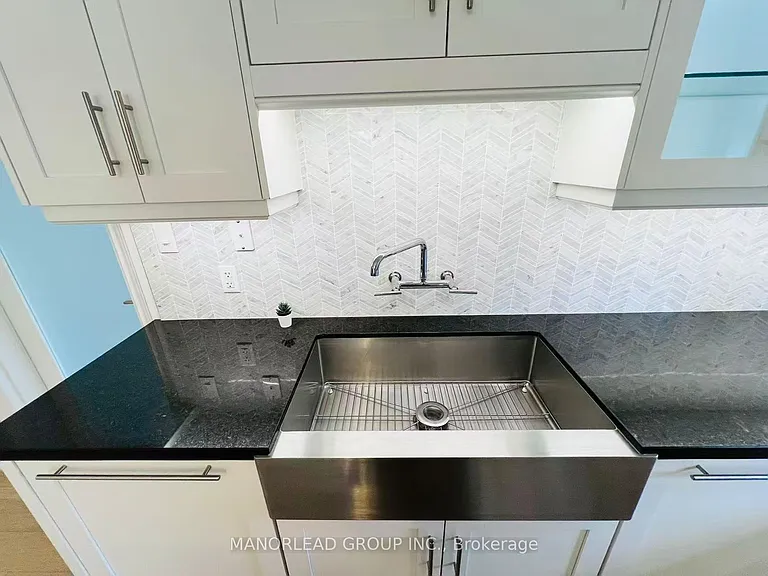 10 Greenyards Dr — Photo 10