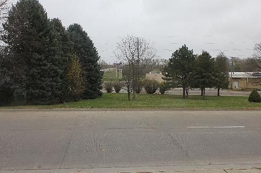 5th image of 108 S 1st Ave