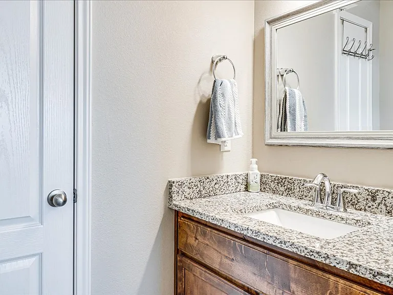 7617 Diamond Dr — Photo 33