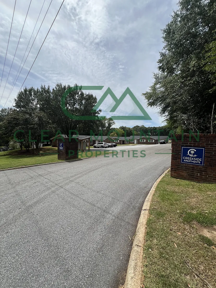 Building Photo - Creekside Apartments