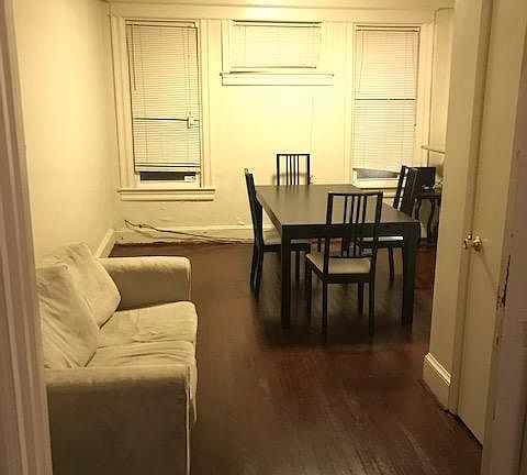 3rd image of 512 Columbia Rd NW