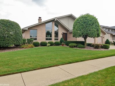 8469 Meadows Edge Trl, Tinley Park, IL, 60487