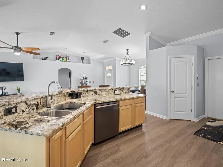 8575 Crooked Tree Dr — Photo 16