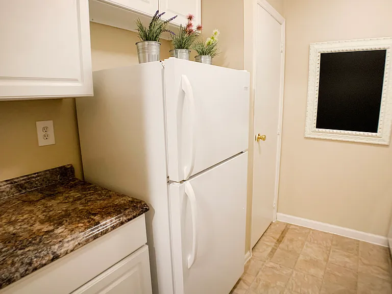Oakwood Apartments — Photo 28