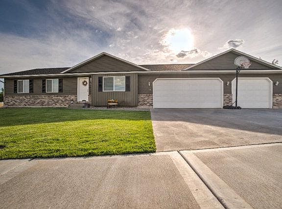 2nd image of 1615 N Preston Cir
