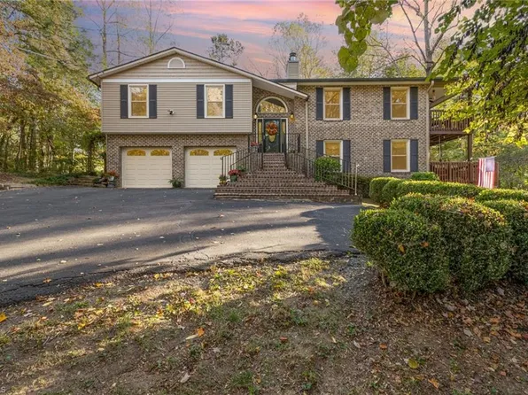 4550 Longworth Dr, Kernersville, NC 27284