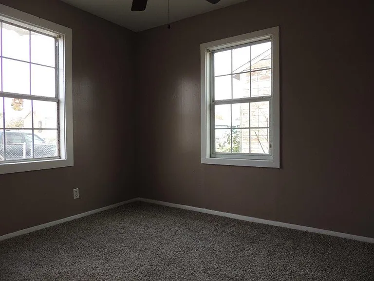 410 Snyder St — Photo 12