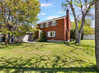 824 Byron Ave, Ottawa, ON K2A0H7