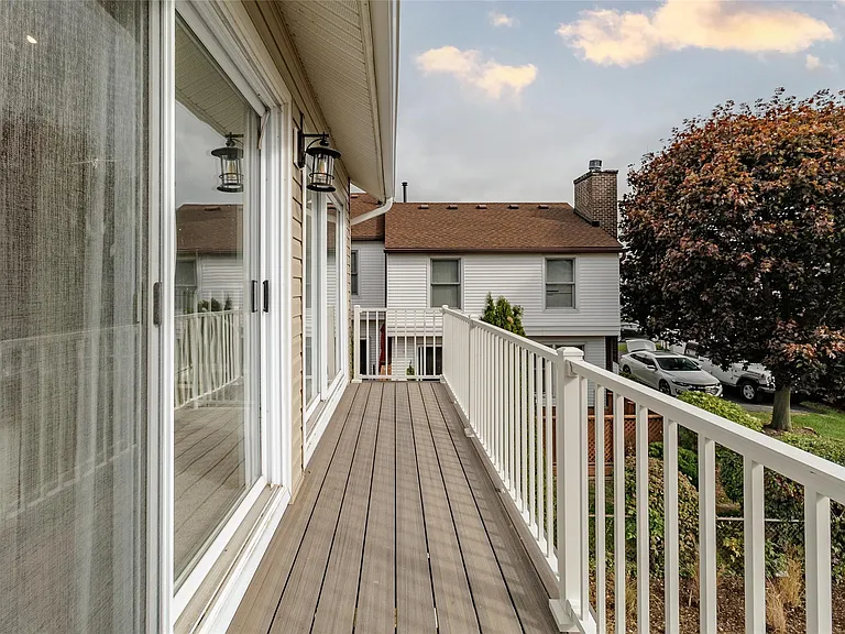 33316 Jefferson Ave — Photo 41