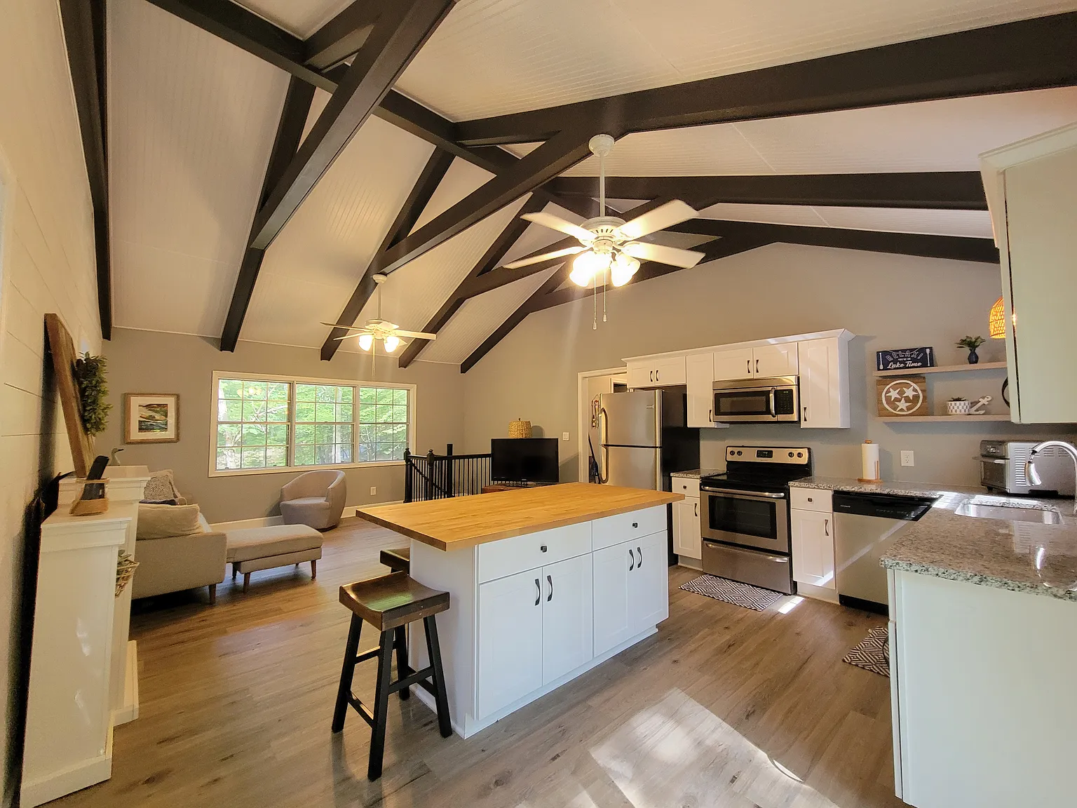 3 bed, 1300 sqft, $1,950 — Photo 3