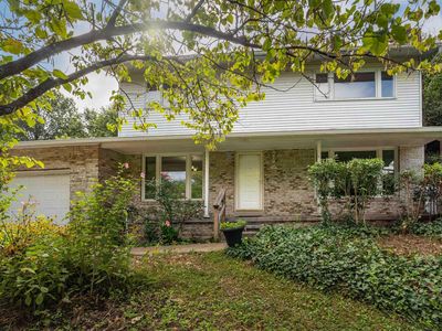 1016 Village Dr, Morgantown, WV, 26505