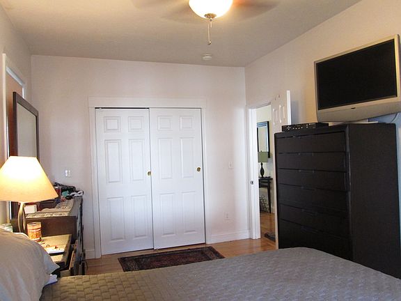 5th image of 514 1/2 E 3rd St