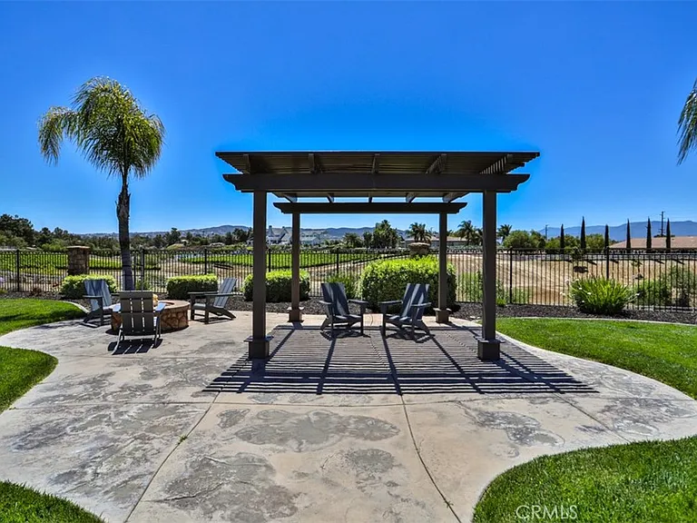 39520 Colleen Way — Photo 38