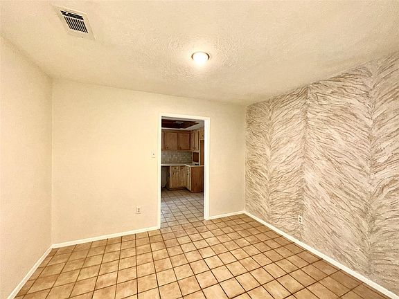 5th image of 8511 Little River Rd
