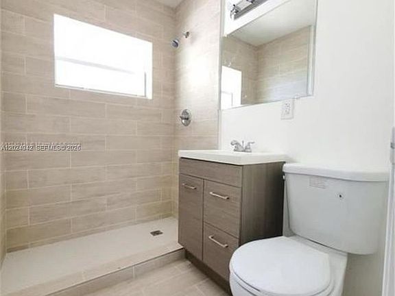 5th image of 1770 NE 170th St