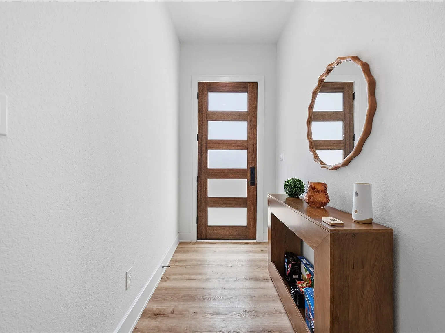 3 bed, 2.5 bath, 1779 sqft, $2,600 — Photo 2