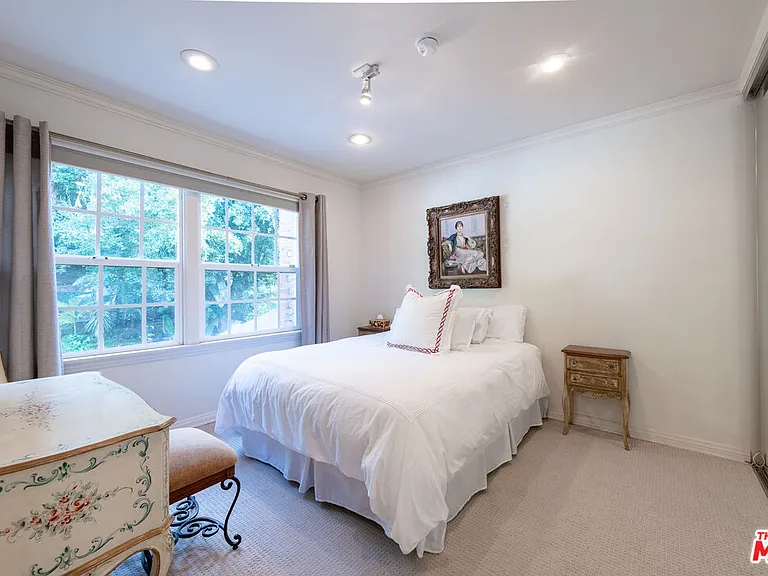 1148 Coldwater Canyon Dr — Photo 27