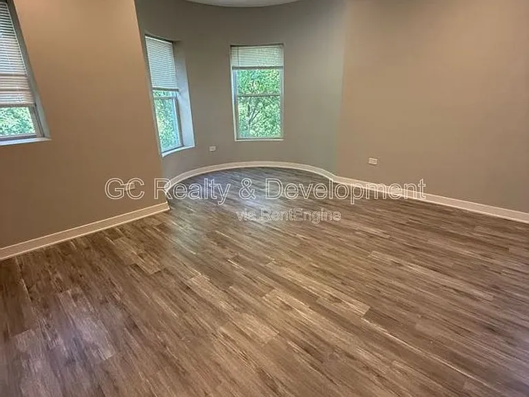 4753 S Saint Lawrence Ave #3 — Photo 3