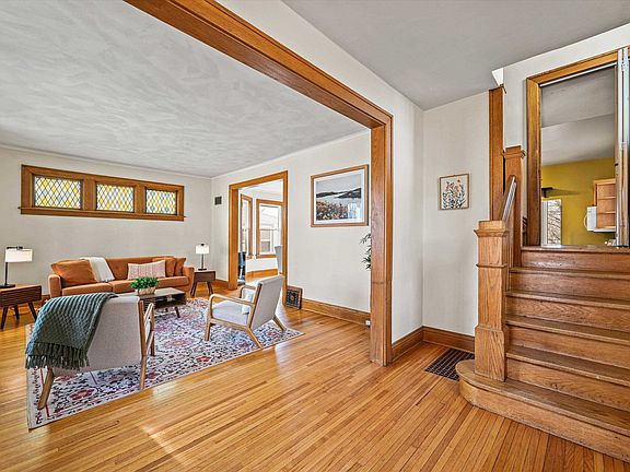 3rd image of 139 Nevada St