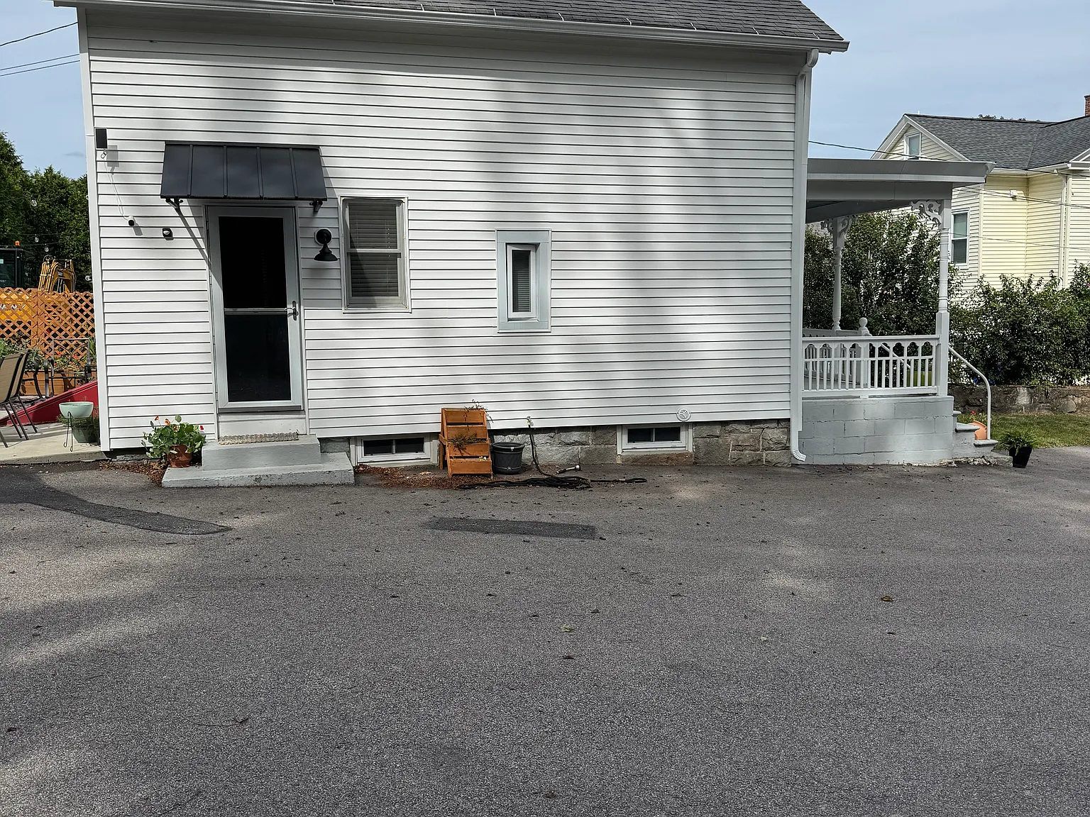 2 bed, 1.5 bath, 1000 sqft, $2,200 — Photo 2