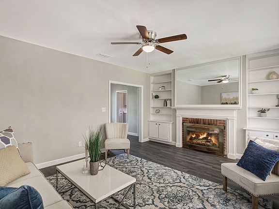 3rd image of 4643 Woolman Ave