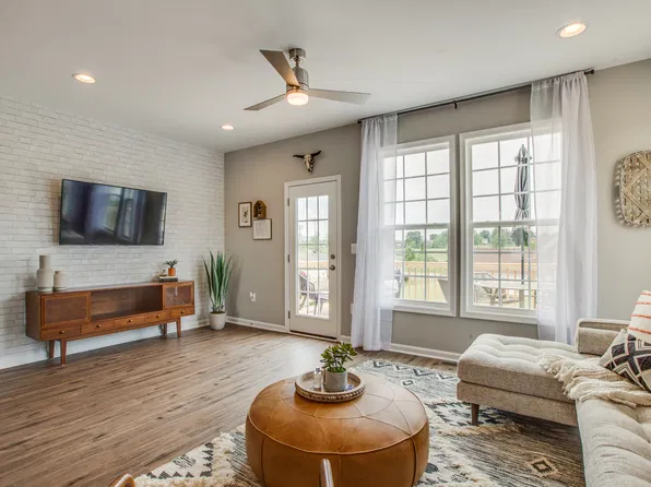 245 Cheshire Ln, Waynesboro, VA 22980