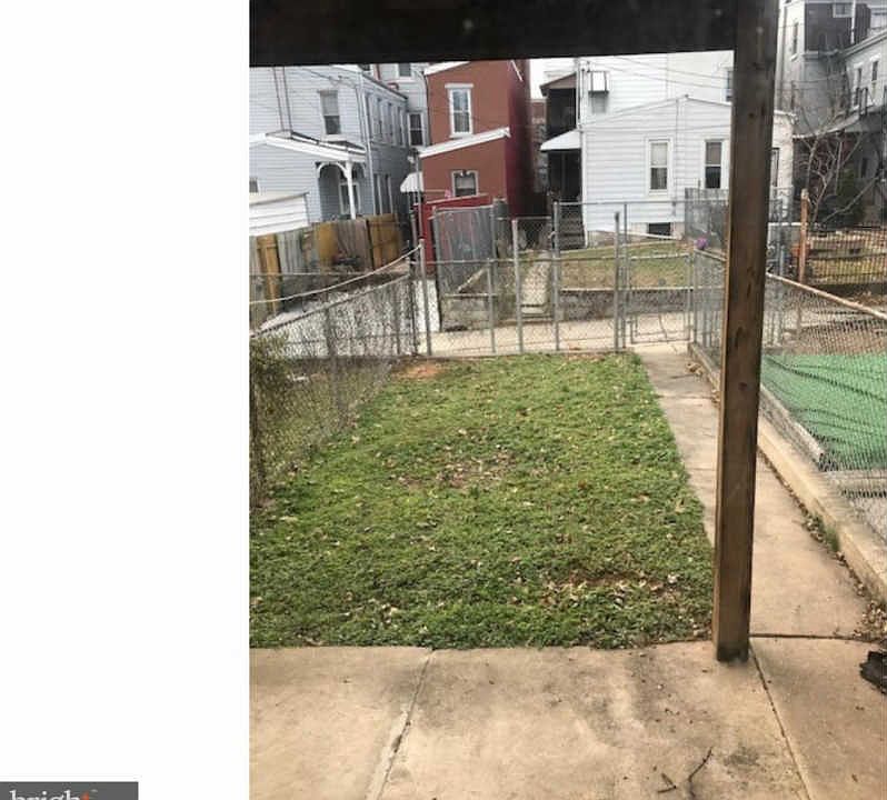 2nd image of 1018 Pear St