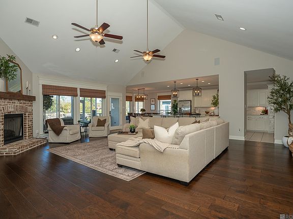 4th image of 14164 Bayou Terrace Dr