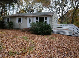 42 Hemlock Dr, Exeter, RI 02822