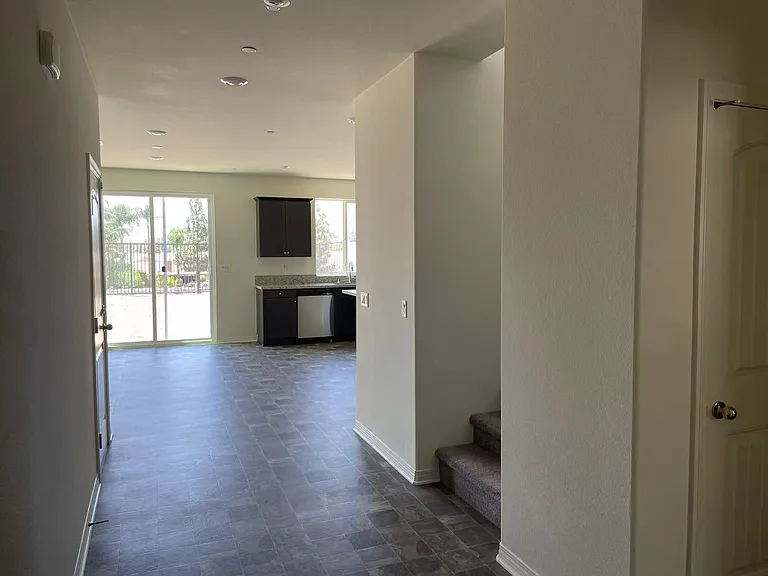 2957 Flagstaff Dr — Photo 3