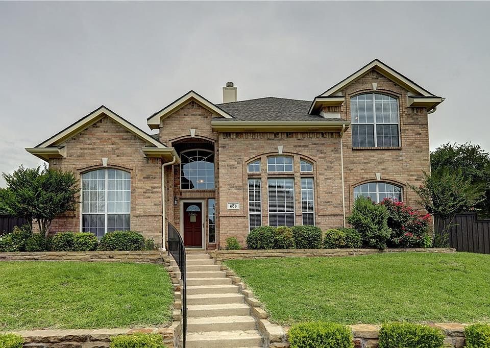 1st image of 609 Baltusrol Cir