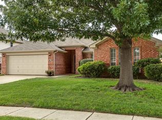 335 Ashley Oak Ln, Lake Dallas, TX 75065