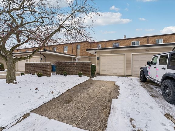 2nd image of 26523 Sussex Dr