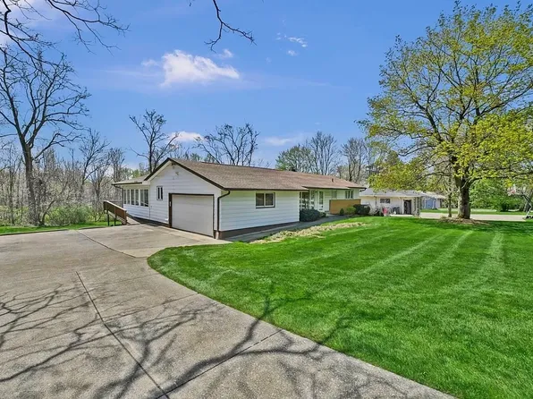 4330 E Wallings Rd, Broadview Heights, OH 44147