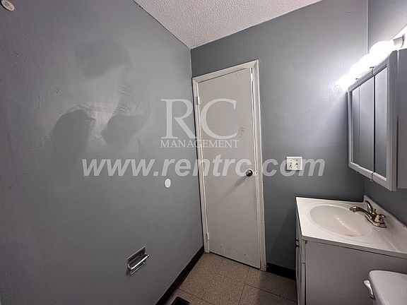 4th image of 1007 Shasta Dr