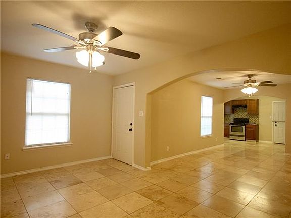5th image of 2633 Berryhill Dr