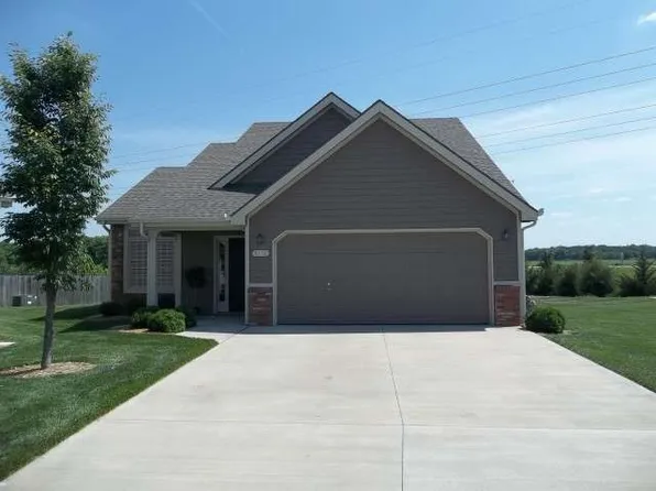 4733 Larkspur Cir, Lawrence, KS 66047