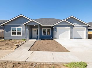 1013 N Rose St, Phoenix, OR 97535